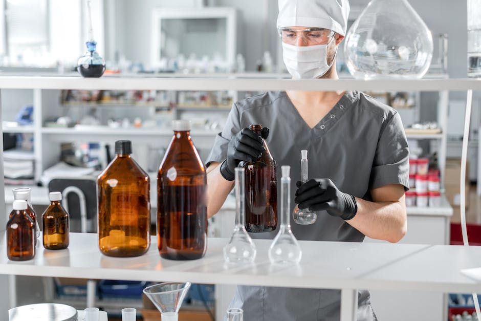 Odczynniki laboratoryjne: Niezbędne składniki Twoich eksperymentów