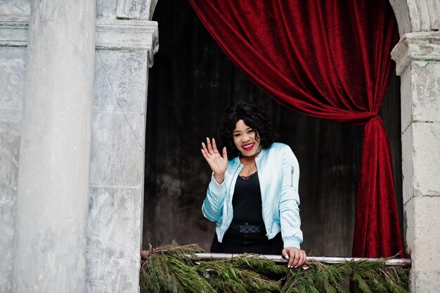 Jak połączyć teatr i turystykę, aby stworzyć niezapomniane doświadczenie?